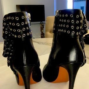 Ankle boots ! Alaia